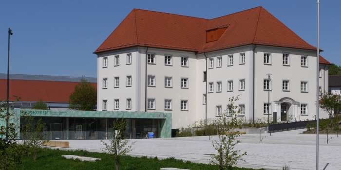 Das Gebäude Maria Rosengarten mit Klosterplatz