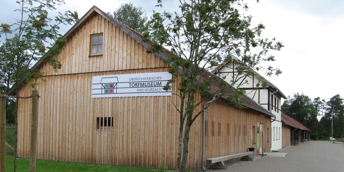 Torfmuseum - Holzschuppen von außen